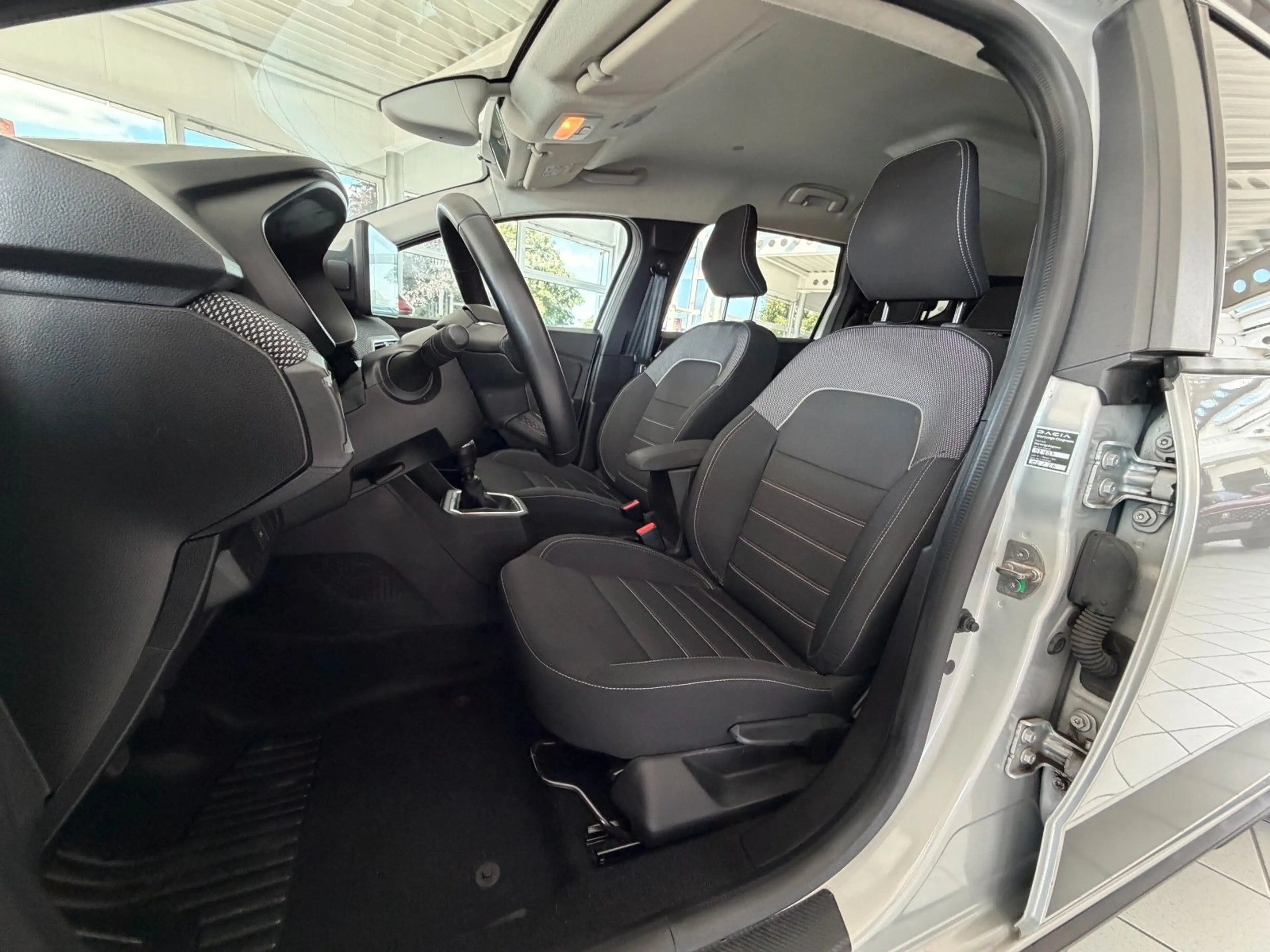 Dacia Jogger Extreme+ TCE 100 ECO-G Navi Sitzheizung — photo 12