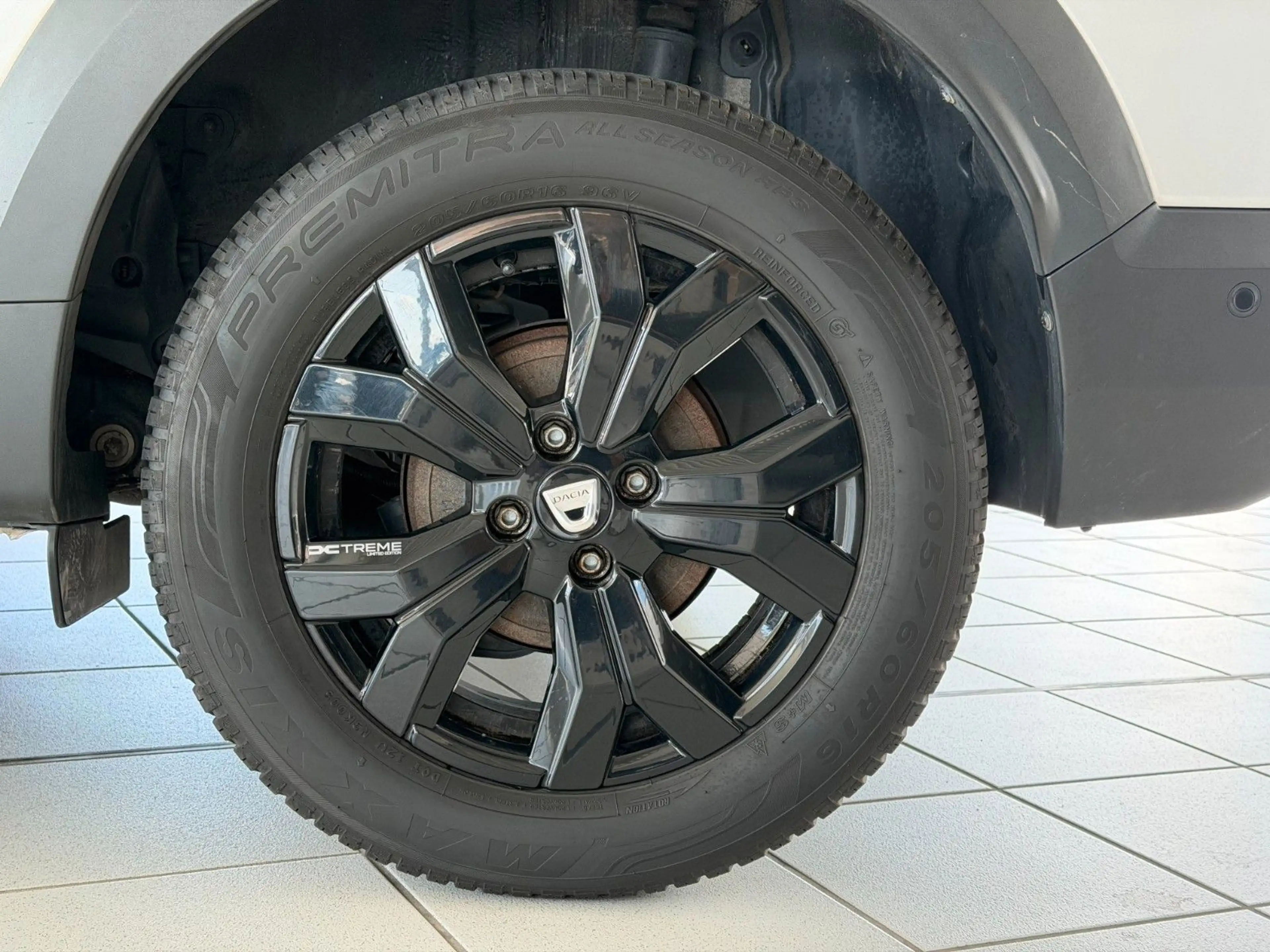 Dacia Jogger Extreme+ TCE 100 ECO-G Navi Sitzheizung — photo 9