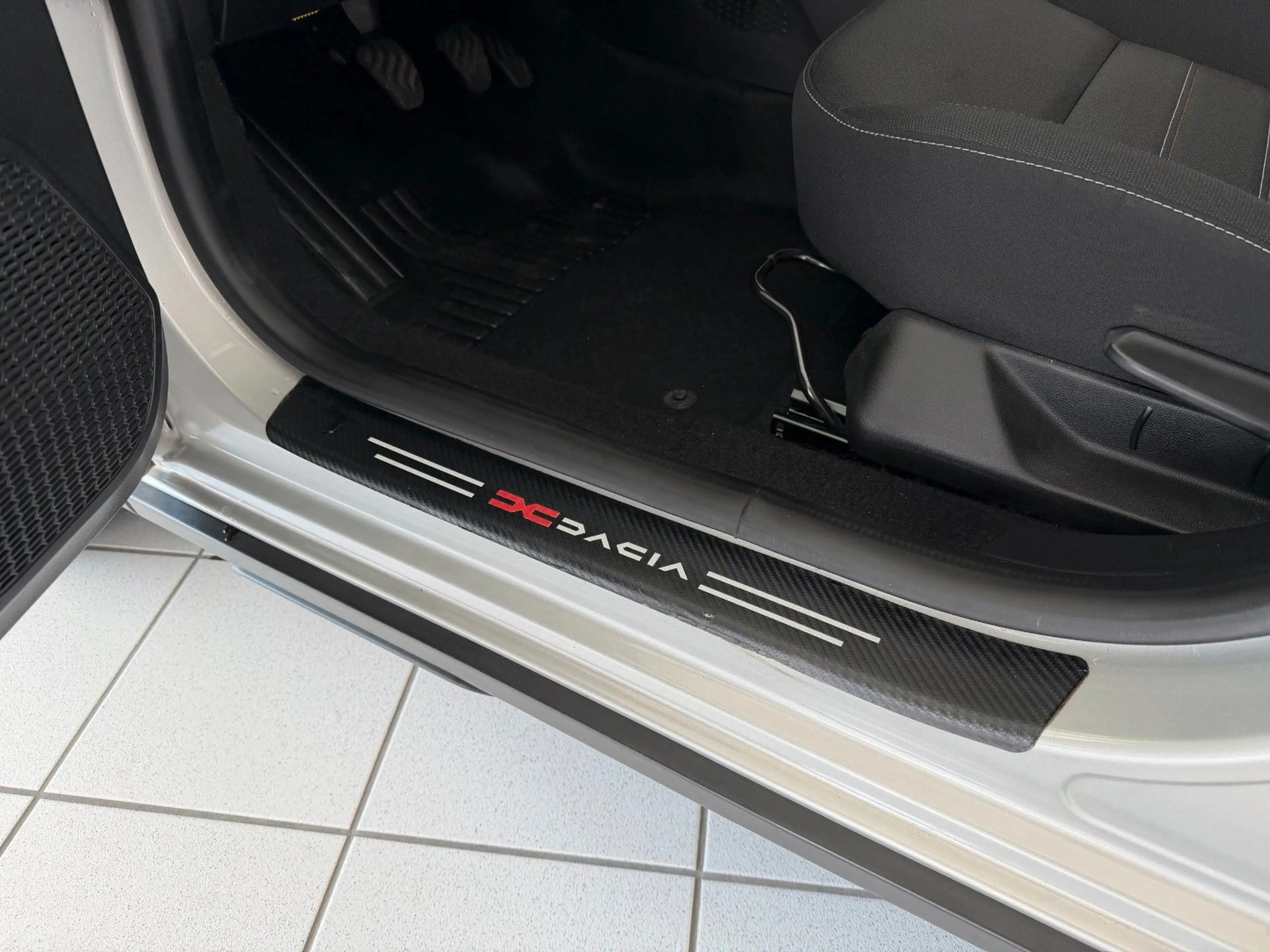 Dacia Jogger Extreme+ TCE 100 ECO-G Navi Sitzheizung — photo 13