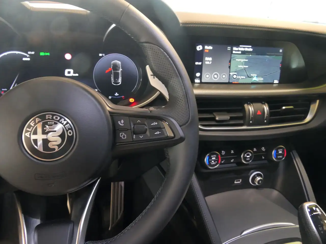 Alfa Romeo Stelvio 2025 — фото 14