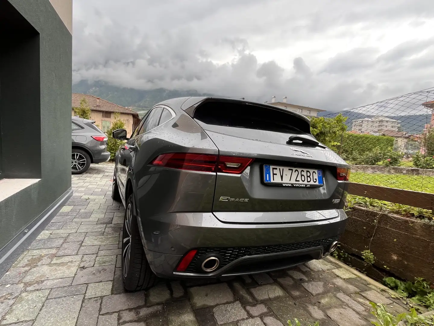 Jaguar E-Pace 2.0 i4 R-Dynamic HSE awd 300cv auto my19 - 2