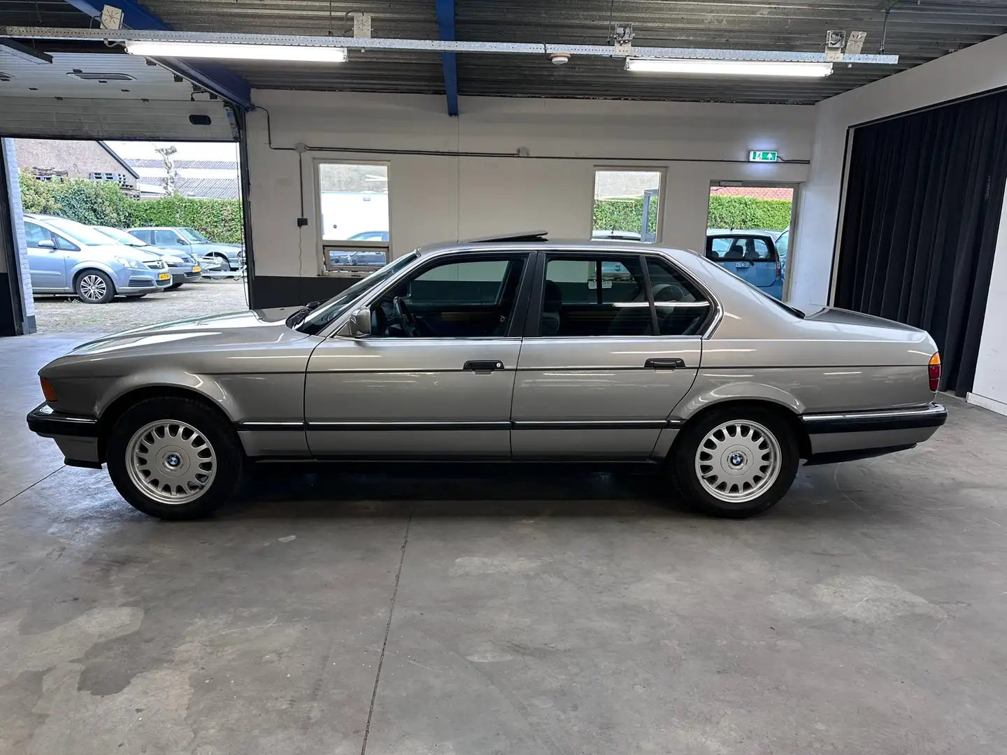 BMW 735 7-serie 735i Grijs - 2