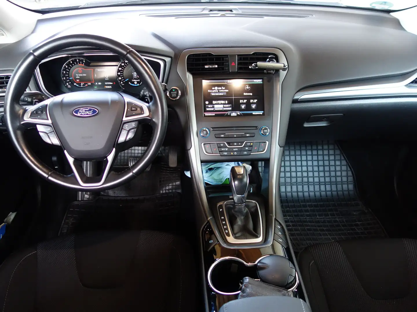 Ford Mondeo Titanium Grau - 2