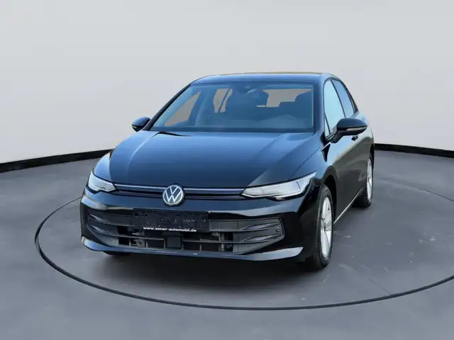 Volkswagen Golf VIII Lim. Life 1.5 eTSI DSG NAVI PDC LED