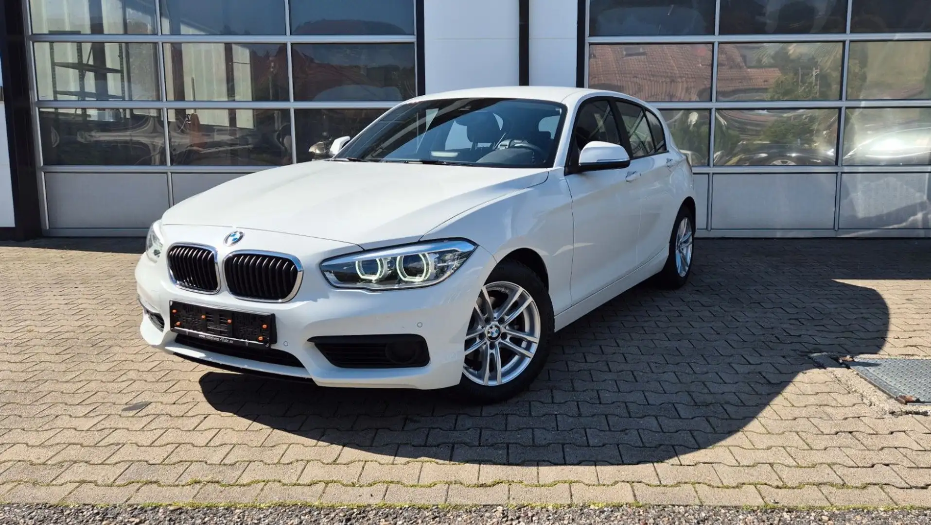 BMW 118 d 5-trg. Automatik *1. Hand*SHZ*PDC*LED*Navi* Blanc - 1