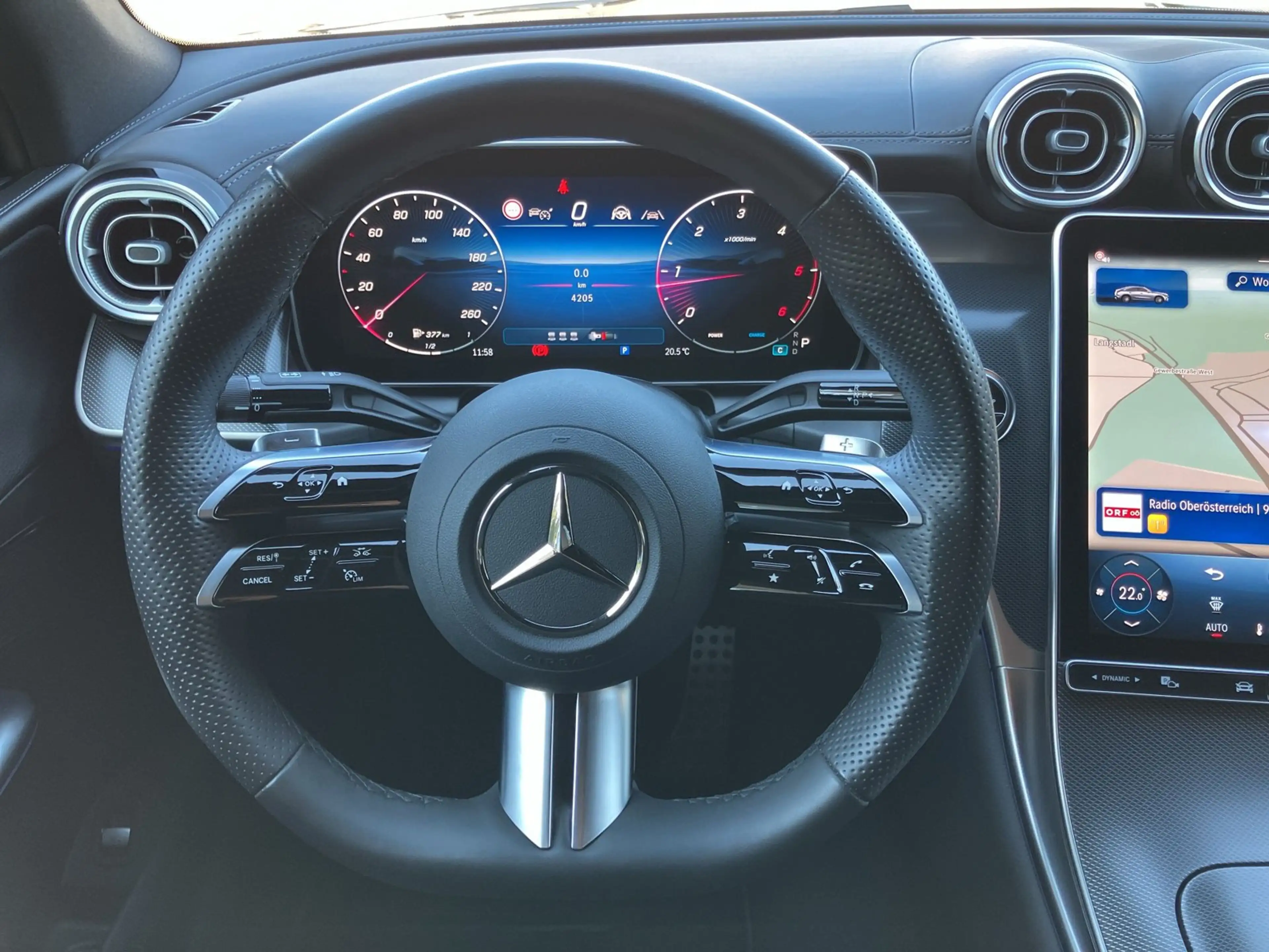 Mercedes-Benz GLC 200 d 4MATIC Coupé Österreich-Edition SHZ — photo 9