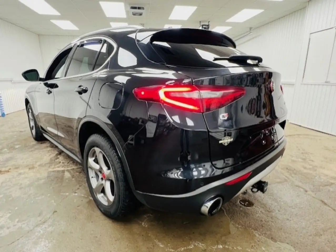 Alfa Romeo Stelvio снимка Alfa Romeo Stelvio