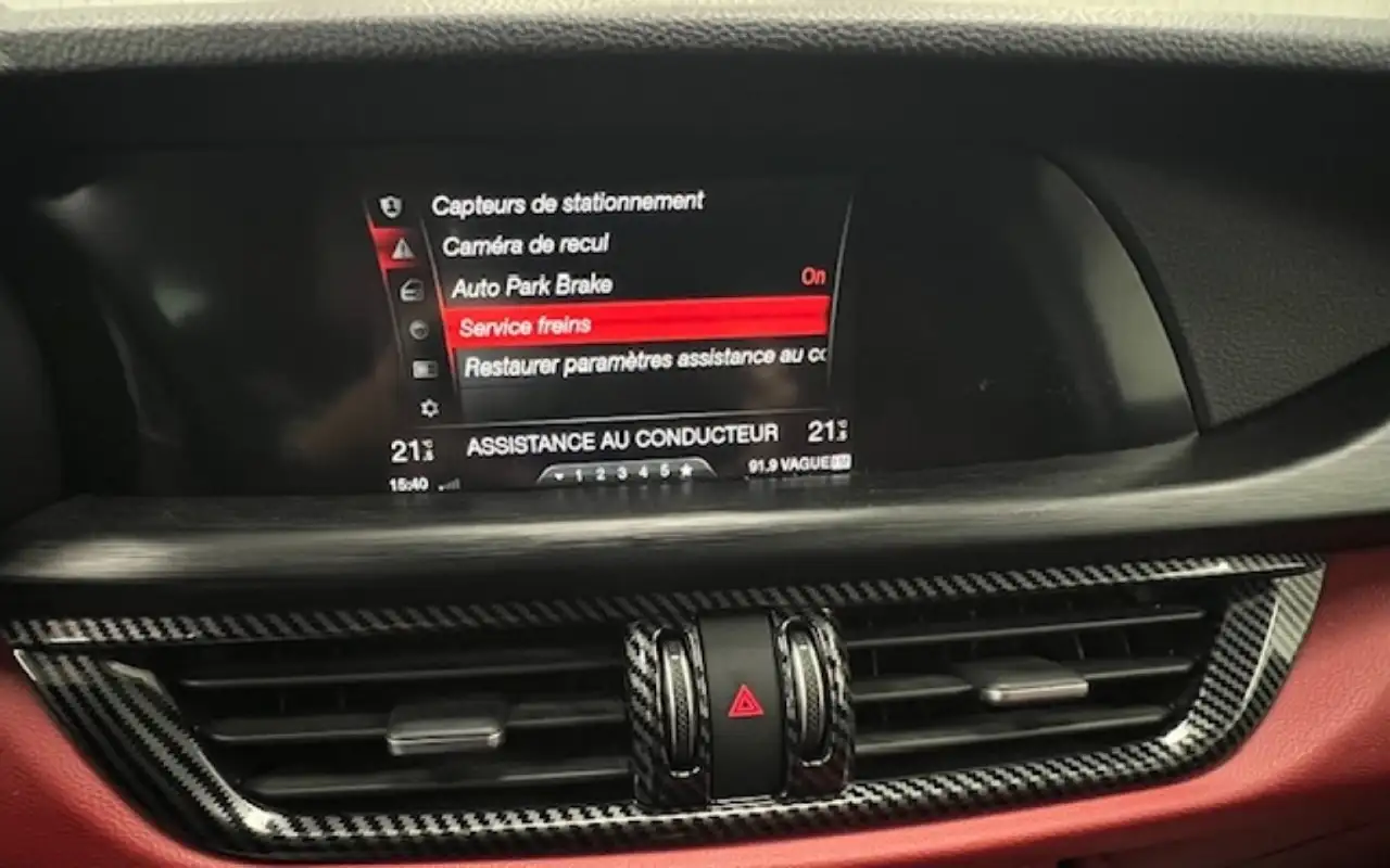 Alfa Romeo Stelvio снимка Alfa Romeo Stelvio