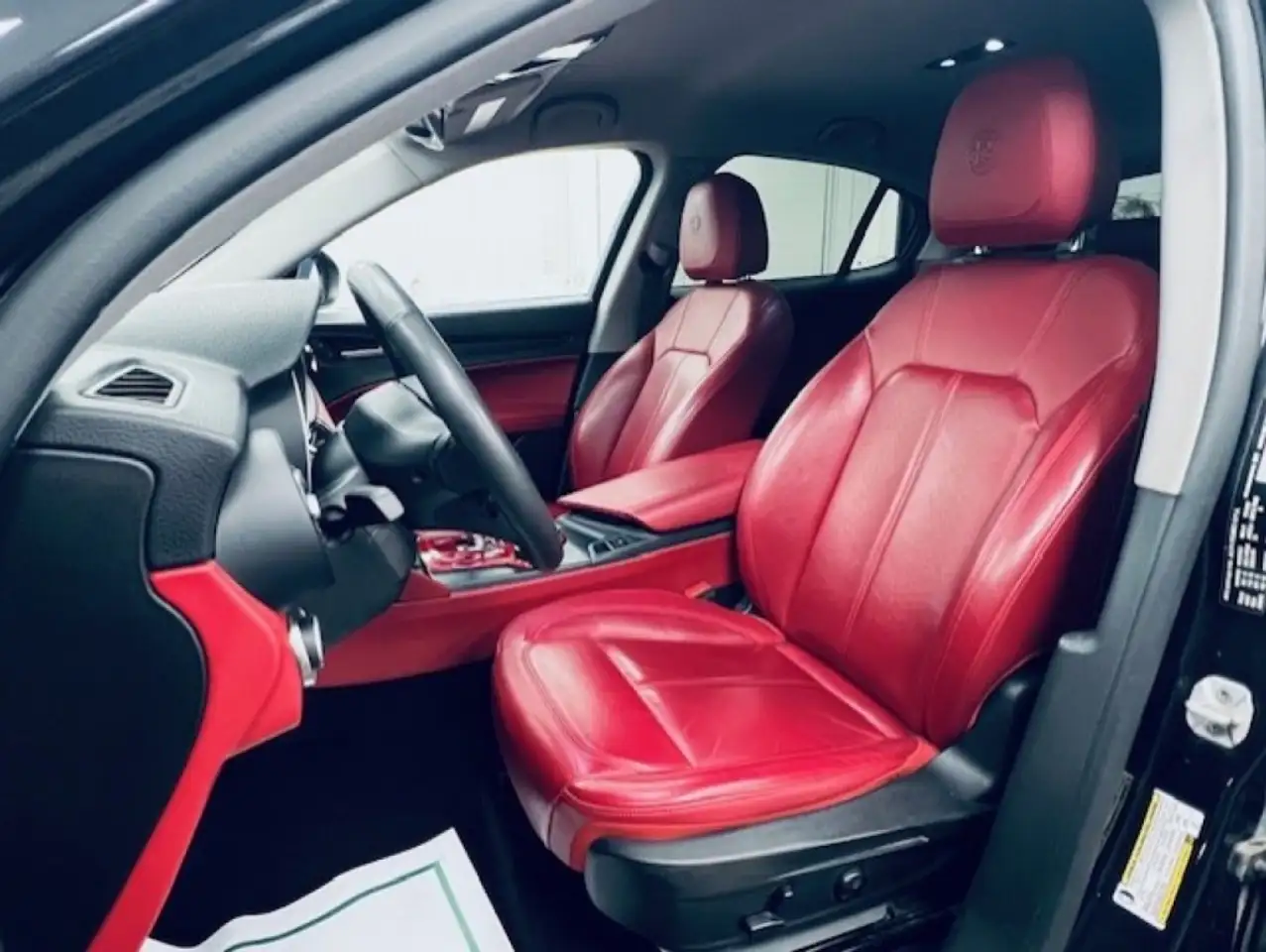 Alfa Romeo Stelvio снимка Alfa Romeo Stelvio
