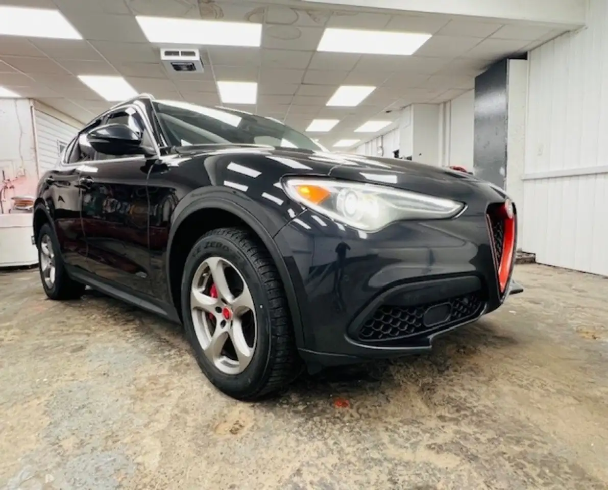 Alfa Romeo Stelvio снимка Alfa Romeo Stelvio