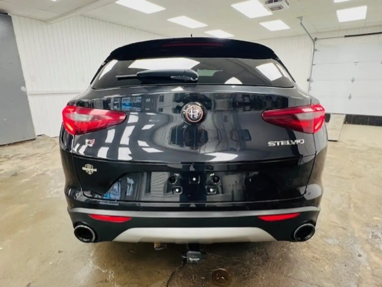Alfa Romeo Stelvio снимка Alfa Romeo Stelvio
