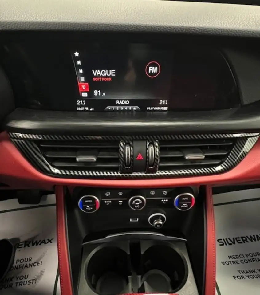Alfa Romeo Stelvio снимка Alfa Romeo Stelvio