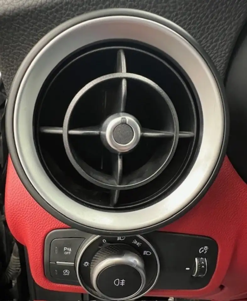 Alfa Romeo Stelvio снимка Alfa Romeo Stelvio