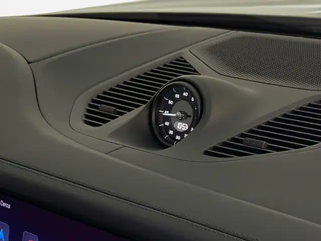 Porsche Cayenne view 15