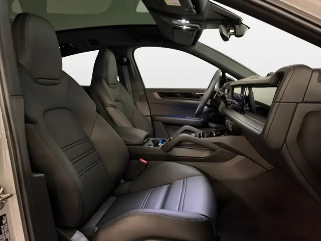 Porsche Cayenne view 13