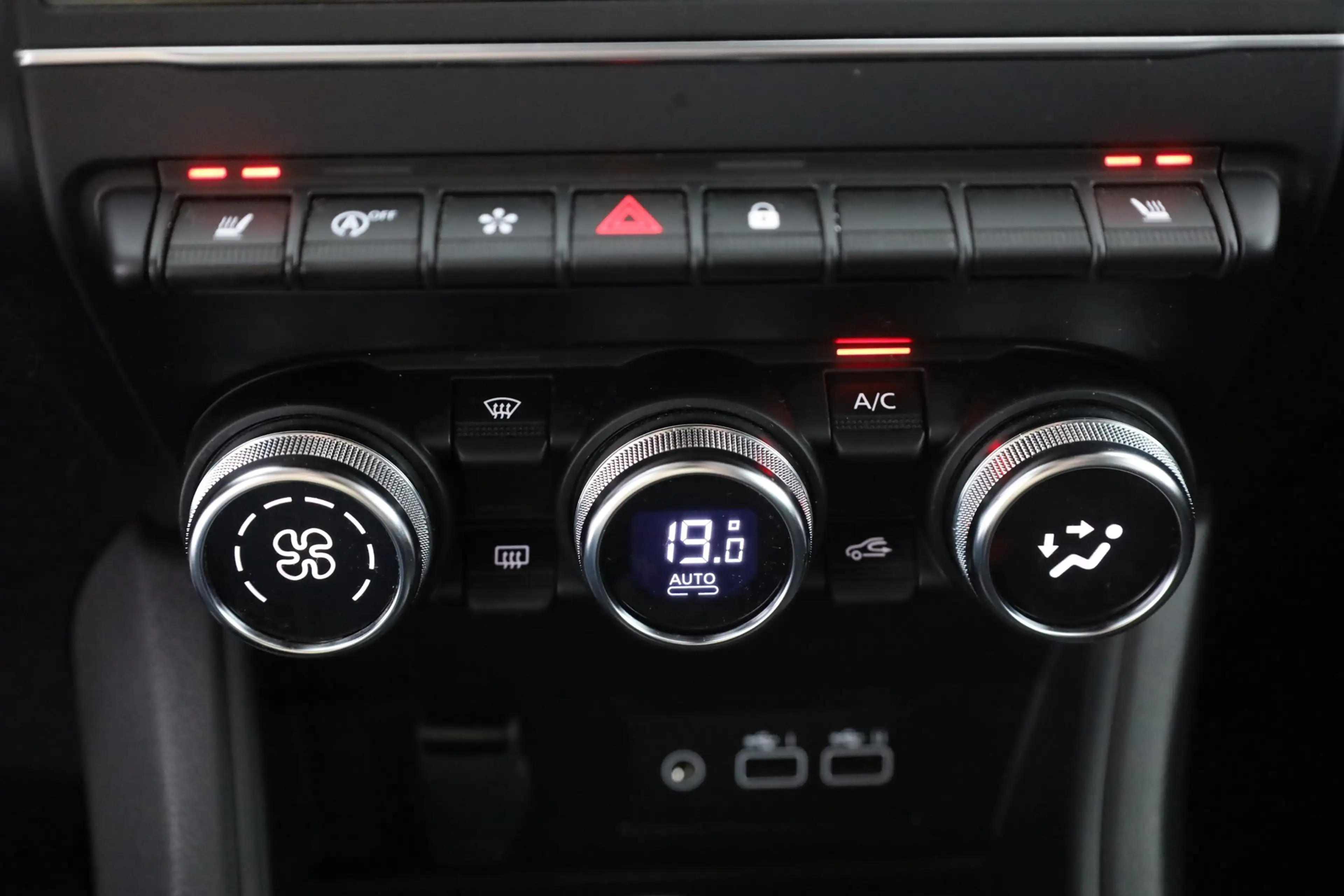 Renault Captur 1.3 TCe M-Hybrid Techno LED Navi Kamera — photo 12