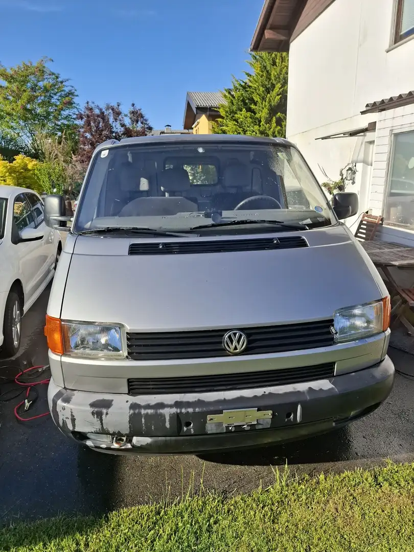 Volkswagen Bus - 1