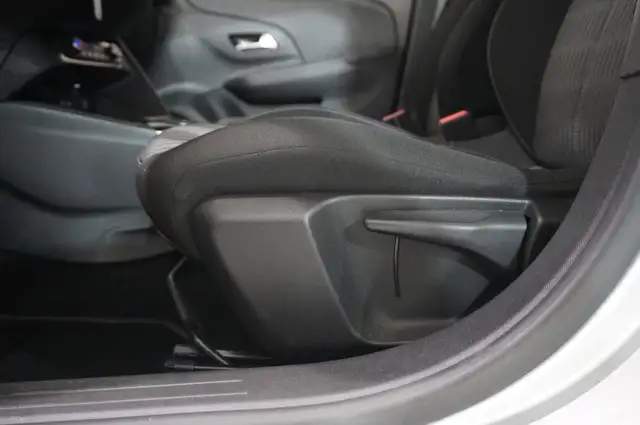 Opel Corsa view 13