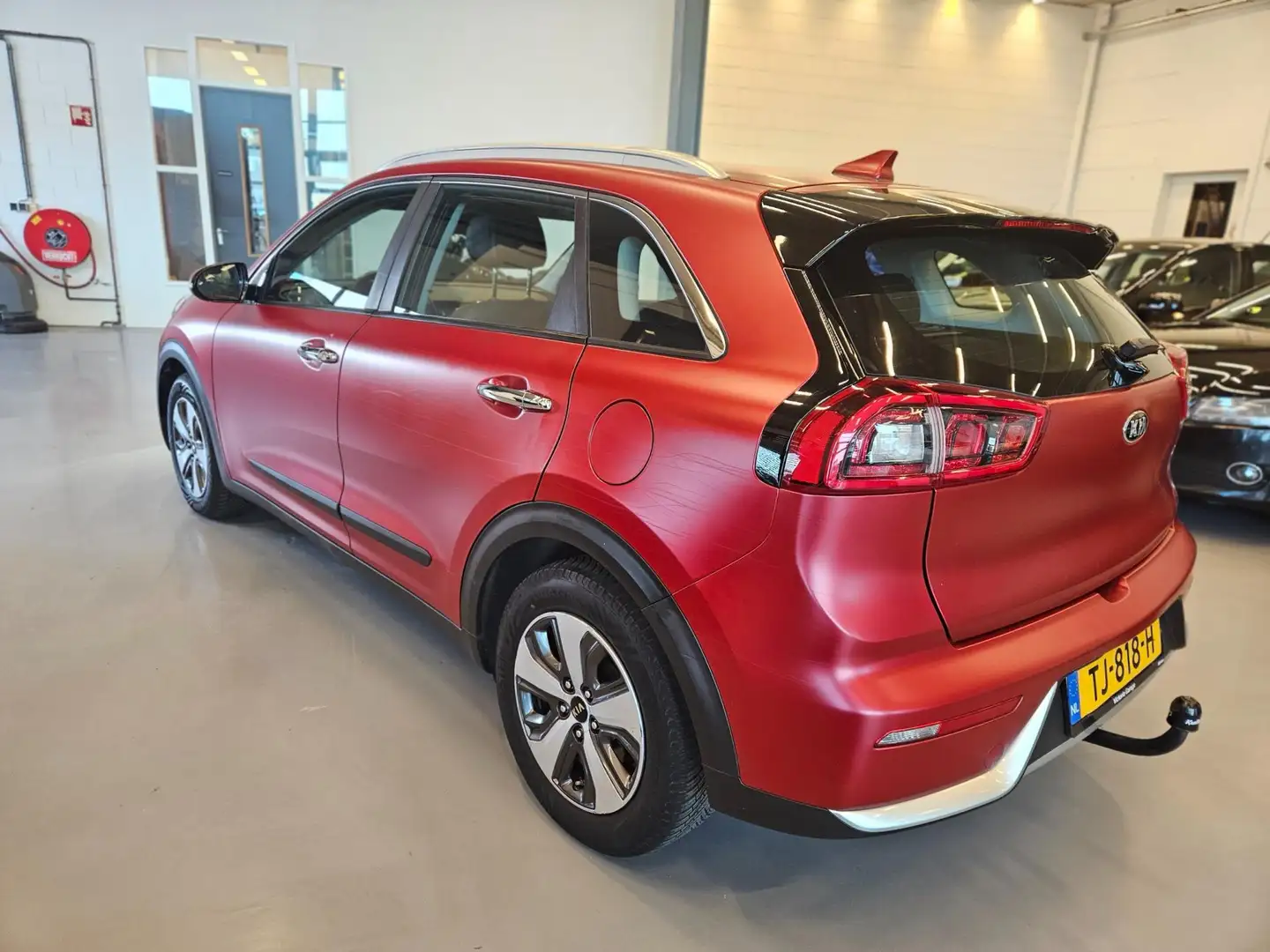 Kia Niro 1.6 GDi Hybrid DynamicLine Rojo - 2