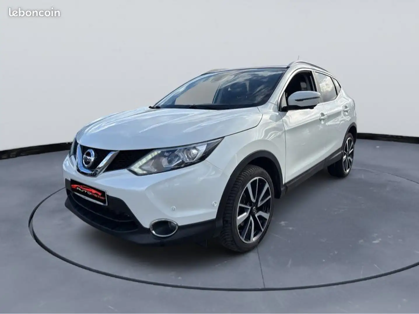Nissan Qashqai 1.6 dCi 130 Ch X Tronic BVA Camera 360 Climatisation Toit panoramique Sièges chauffant Bluetooth Régulateur de vitesse Bo Blanc - 1