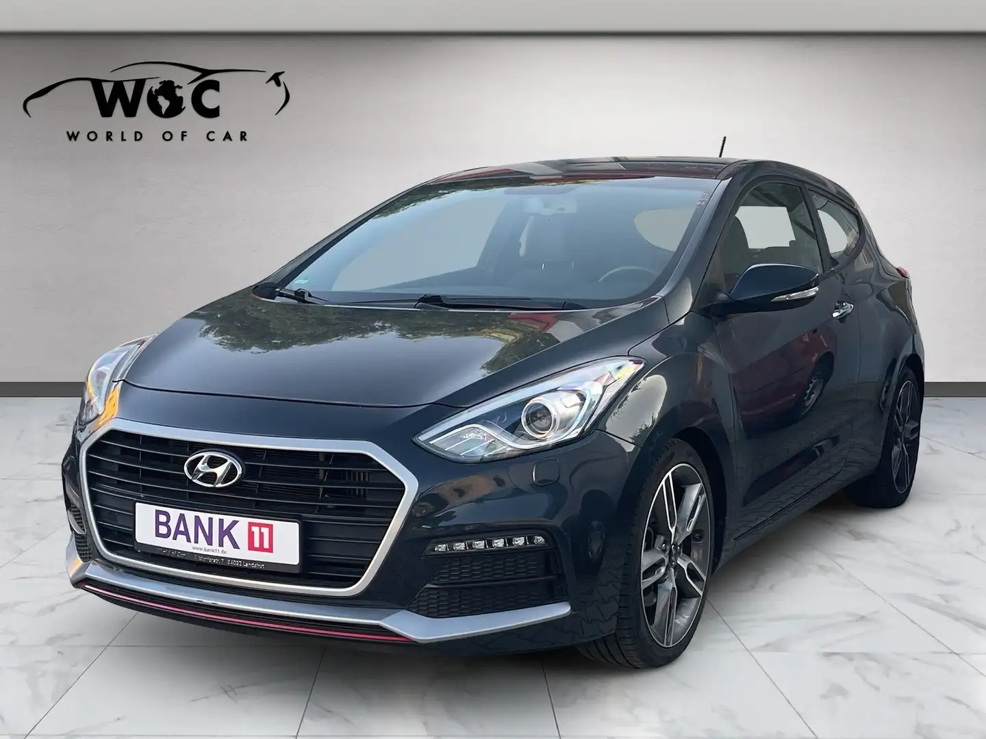 Hyundai i30 1.6 TGDI Turbo NAVI*XENON*SHZ*KAMERA*LHZ*TEMPOMAT Zwart - 1