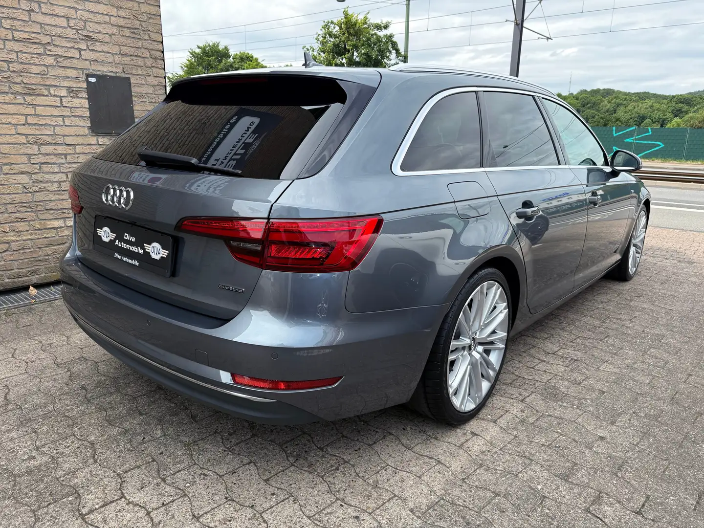 Audi A4 2.0 TDI quattro S Line Sport Plus Grau - 2