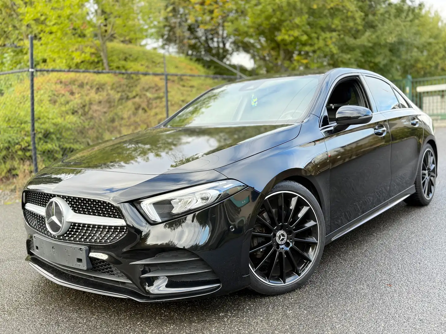 Mercedes-Benz A 200 AMG Line Automatique Noir - 1