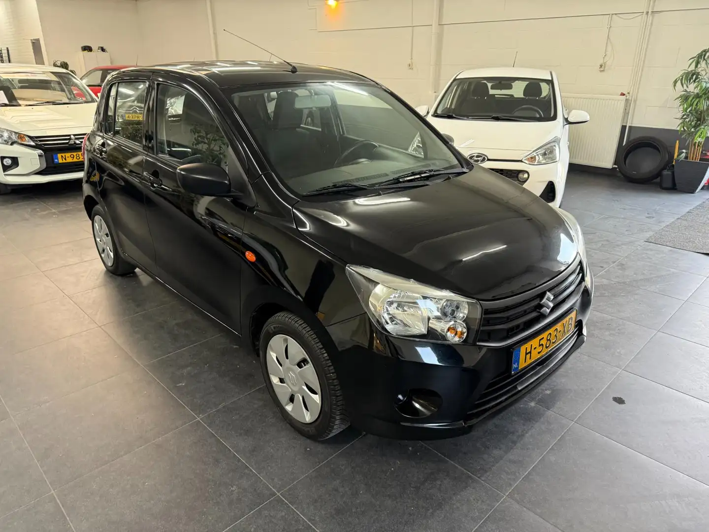 Suzuki Celerio 1.0 Comfort Zwart - 1