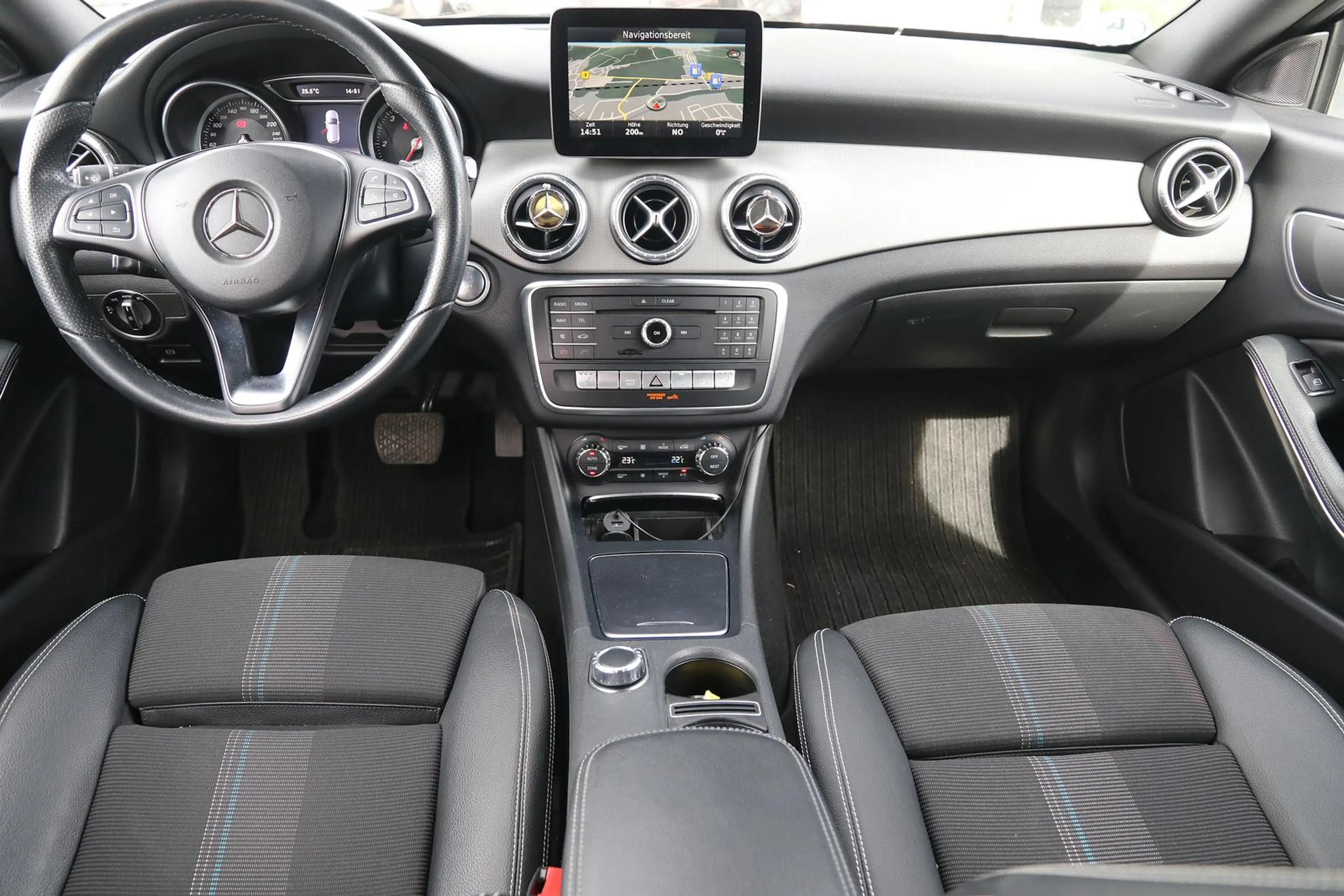 Mercedes-Benz Others CLA 200 CDI d Shooting Brake — photo 14