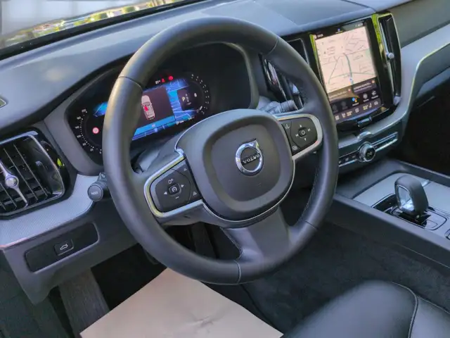 Volvo XC60 view 14