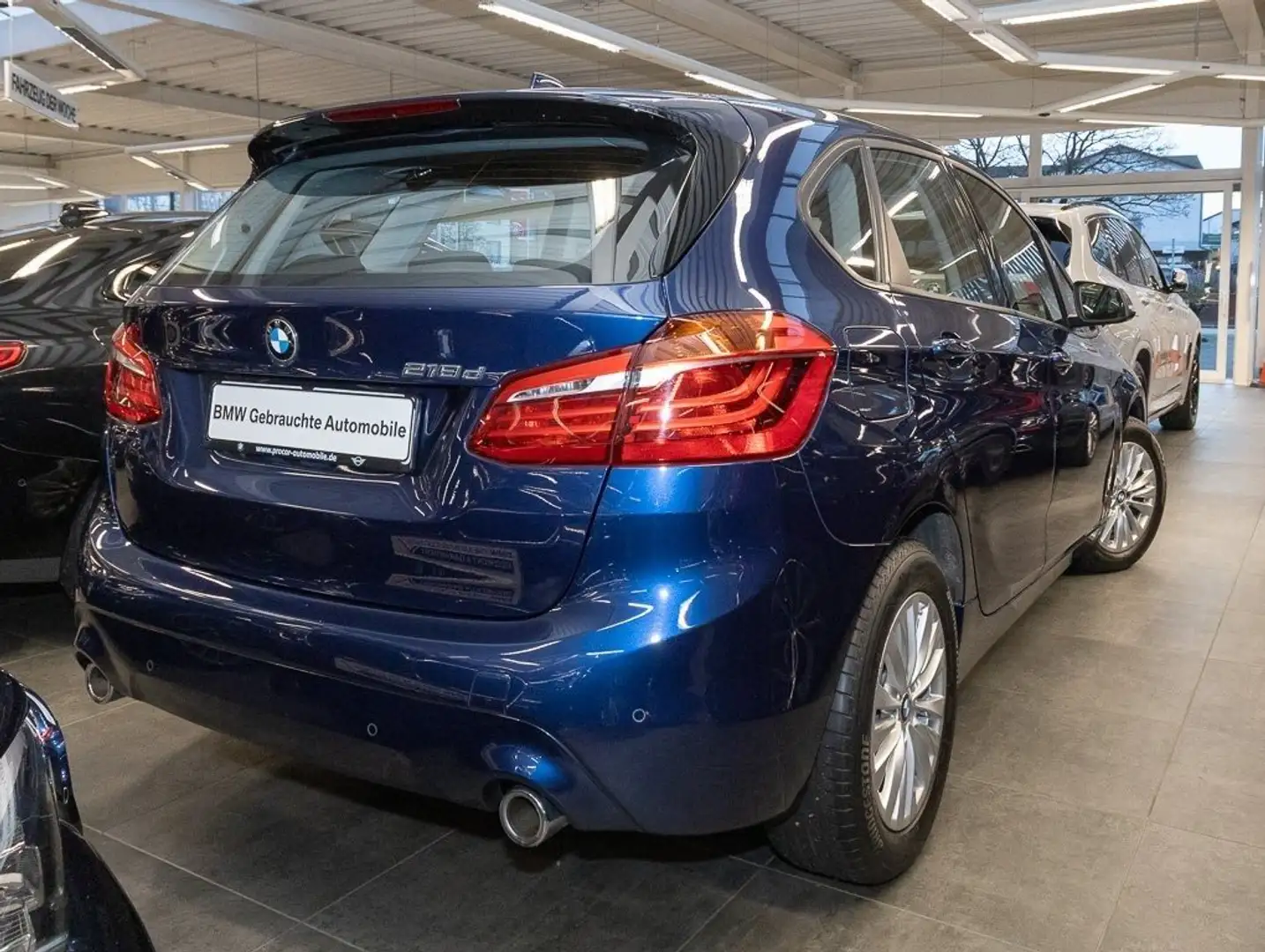 BMW 218 d A Advantage HiFi DAB LED Navi Tempomat Shz Blau - 2