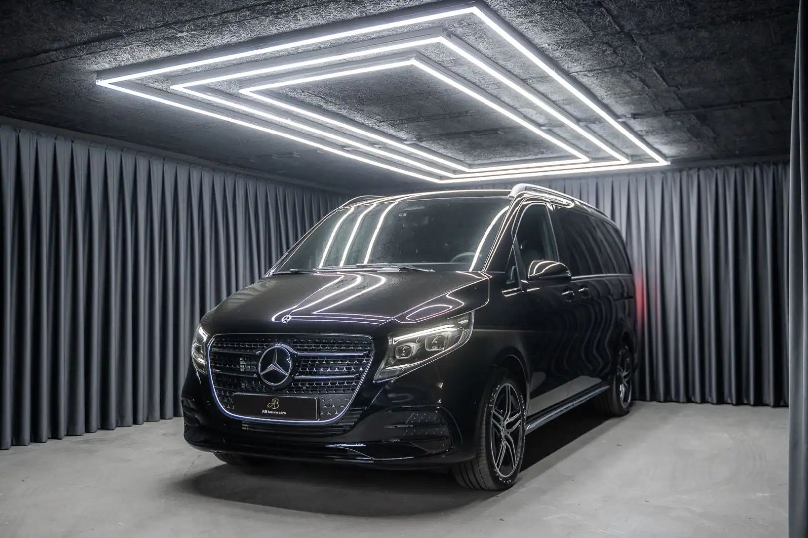 Mercedes-Benz V 300 V300d EXCLUSIVE 4M Lang AIRMATIC Luxus*VIP*25 Zwart - 1