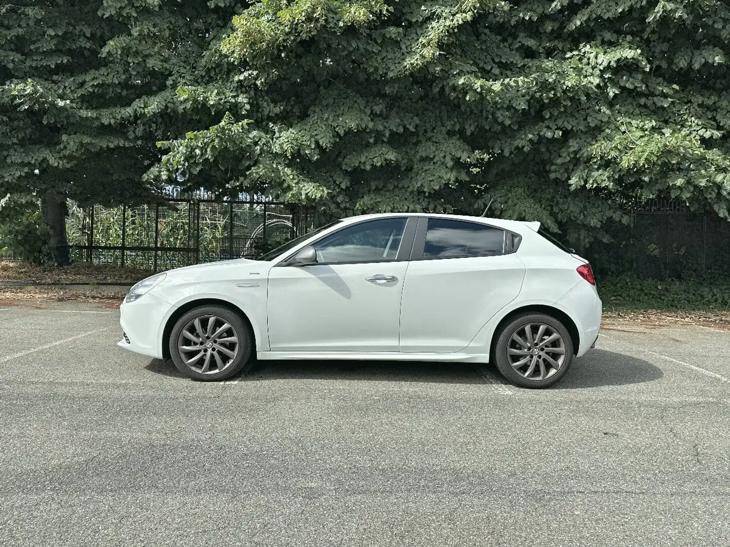 Alfa Romeo Giulietta 1.6 JTDM 105cv Veloce Bianco - 2