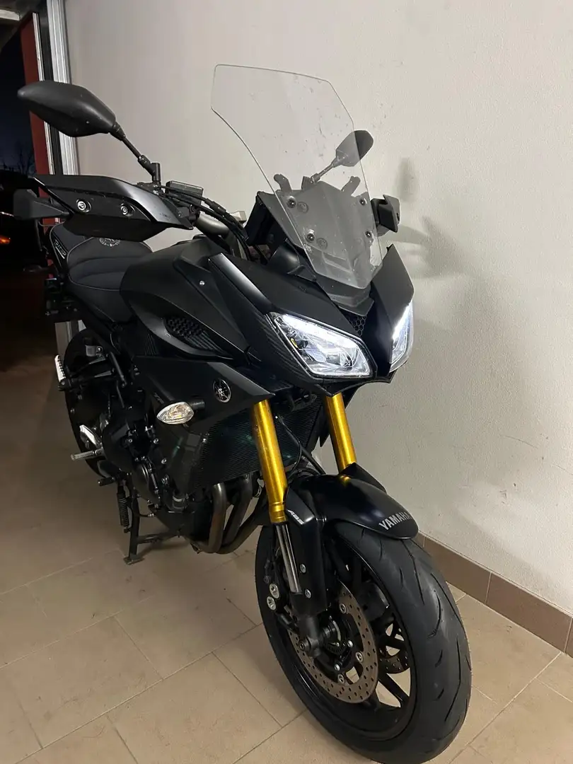 Yamaha Tracer 900 Fekete - 1