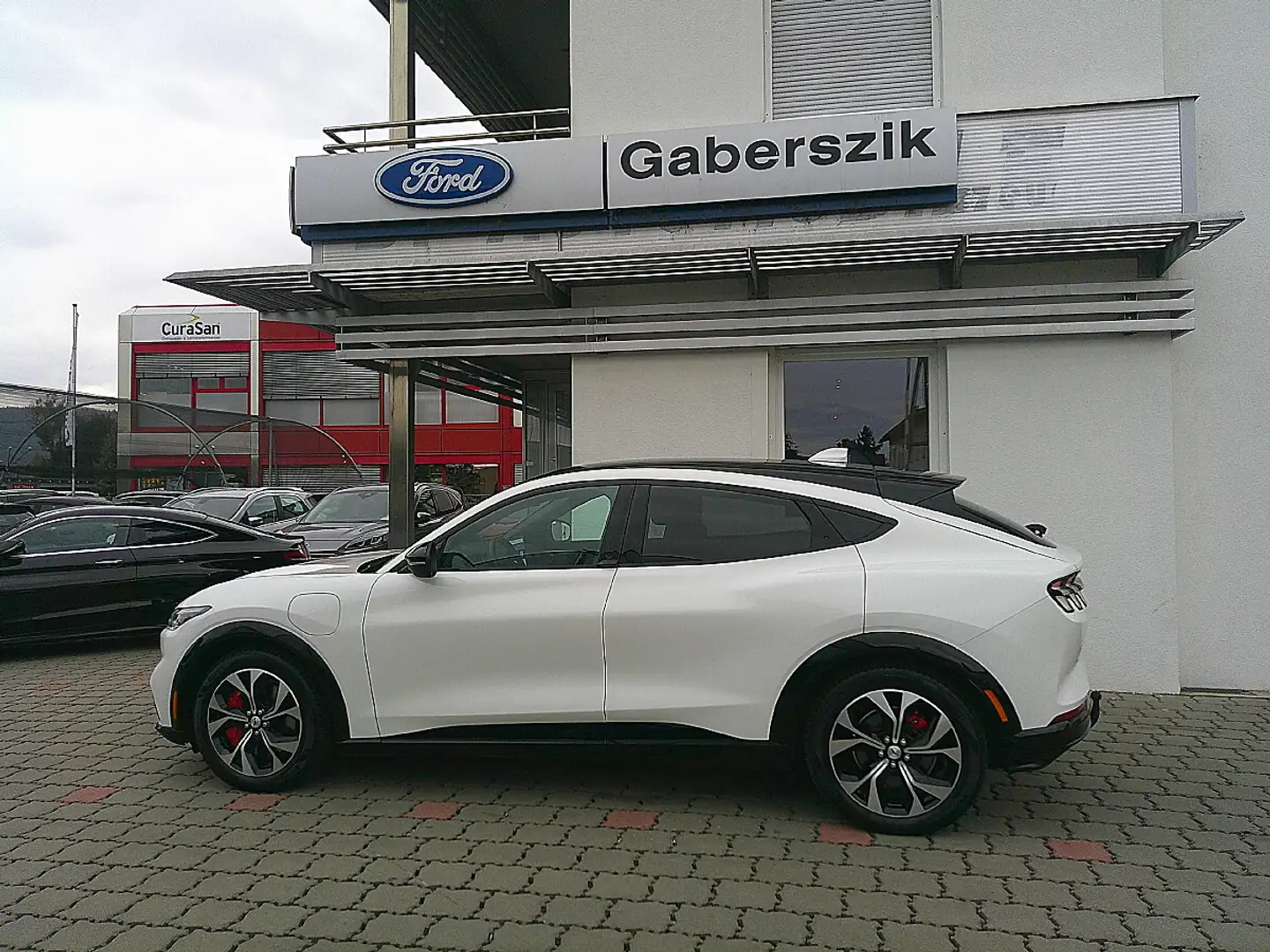 Ford Mustang Mach-E AWD Elektro Extended Range Weiß - 2