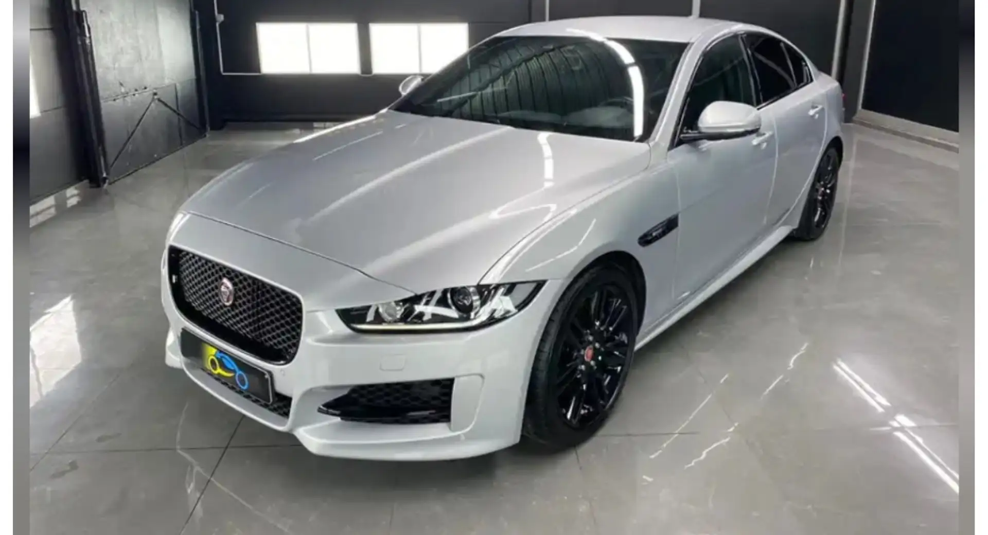 Jaguar XE 2.0 D R-Sport - 1