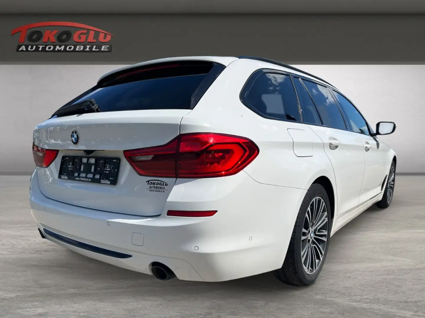 BMW 520 d xDrive Sport Line Touring EU6d-T Park HUD Luftfe Blanc - 2