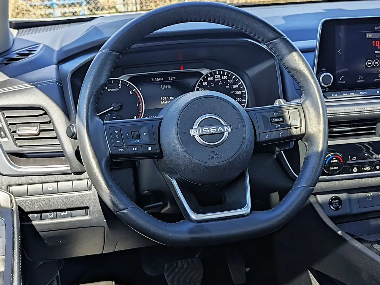 Nissan Rogue снимка Nissan Rogue