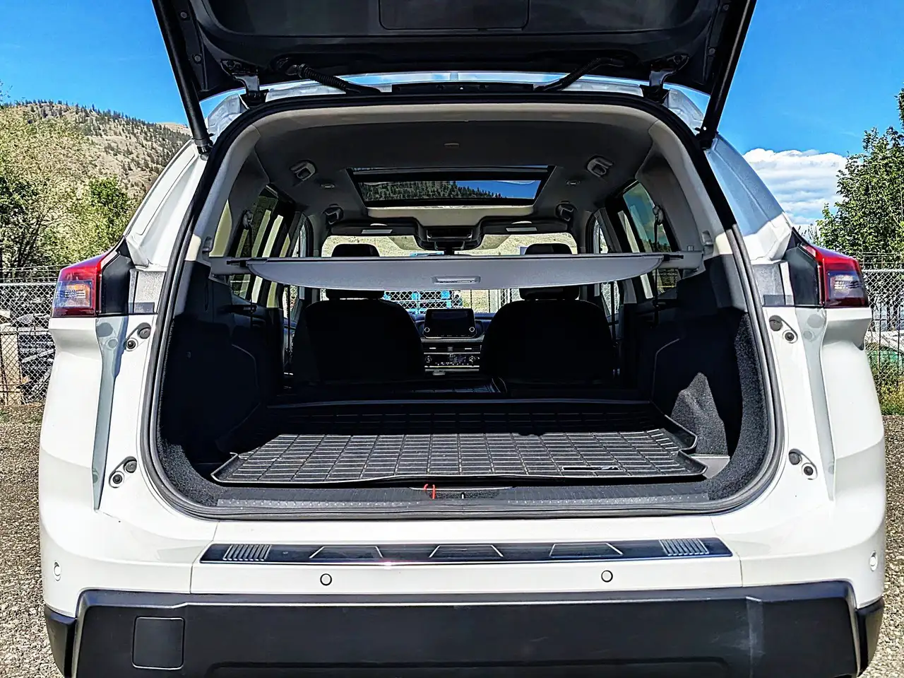 Nissan Rogue снимка Nissan Rogue
