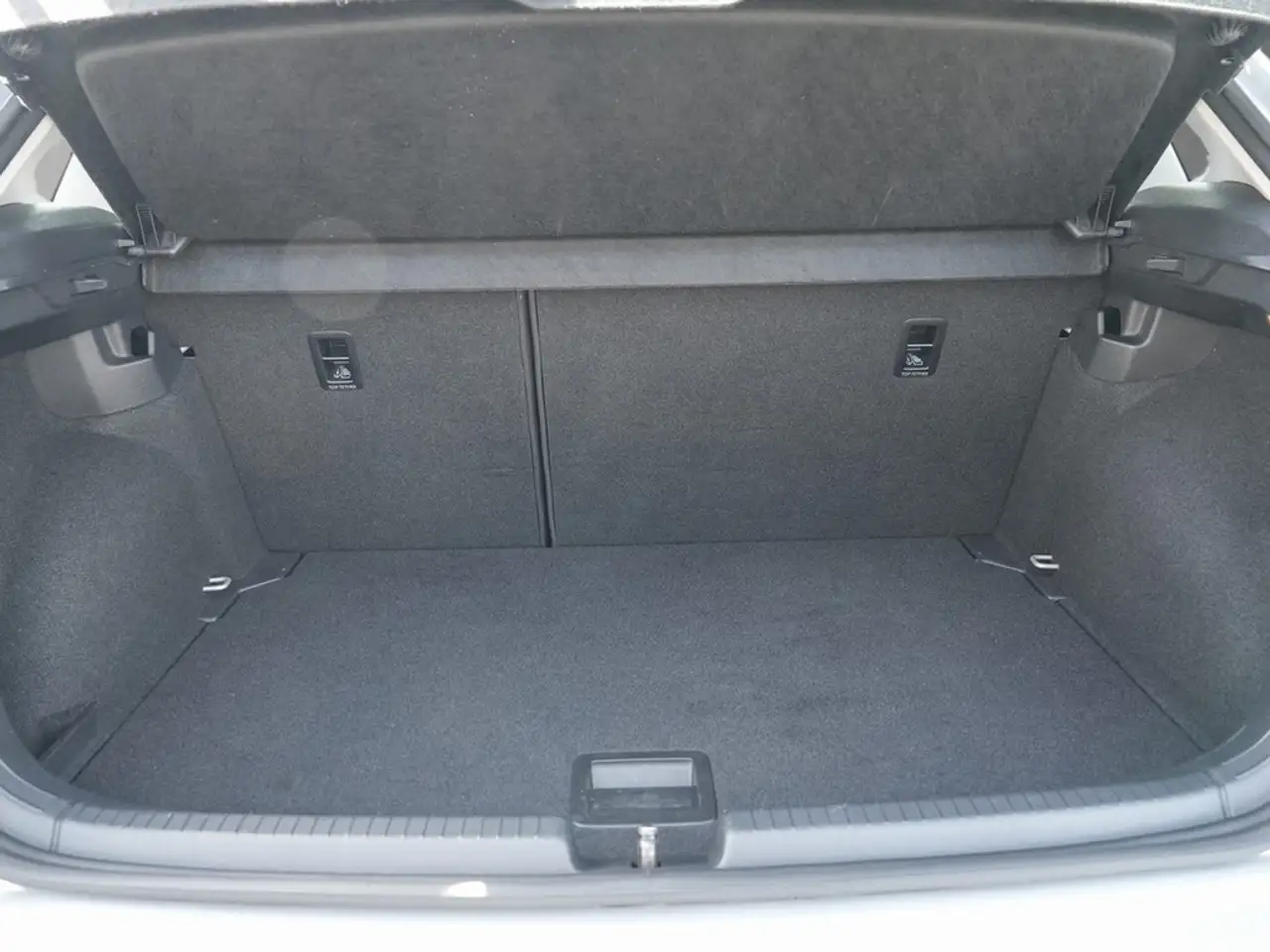 Volkswagen Polo 1.0 TSI DSG Style *IQ-Light*Navi*App-Connect*PD... 6