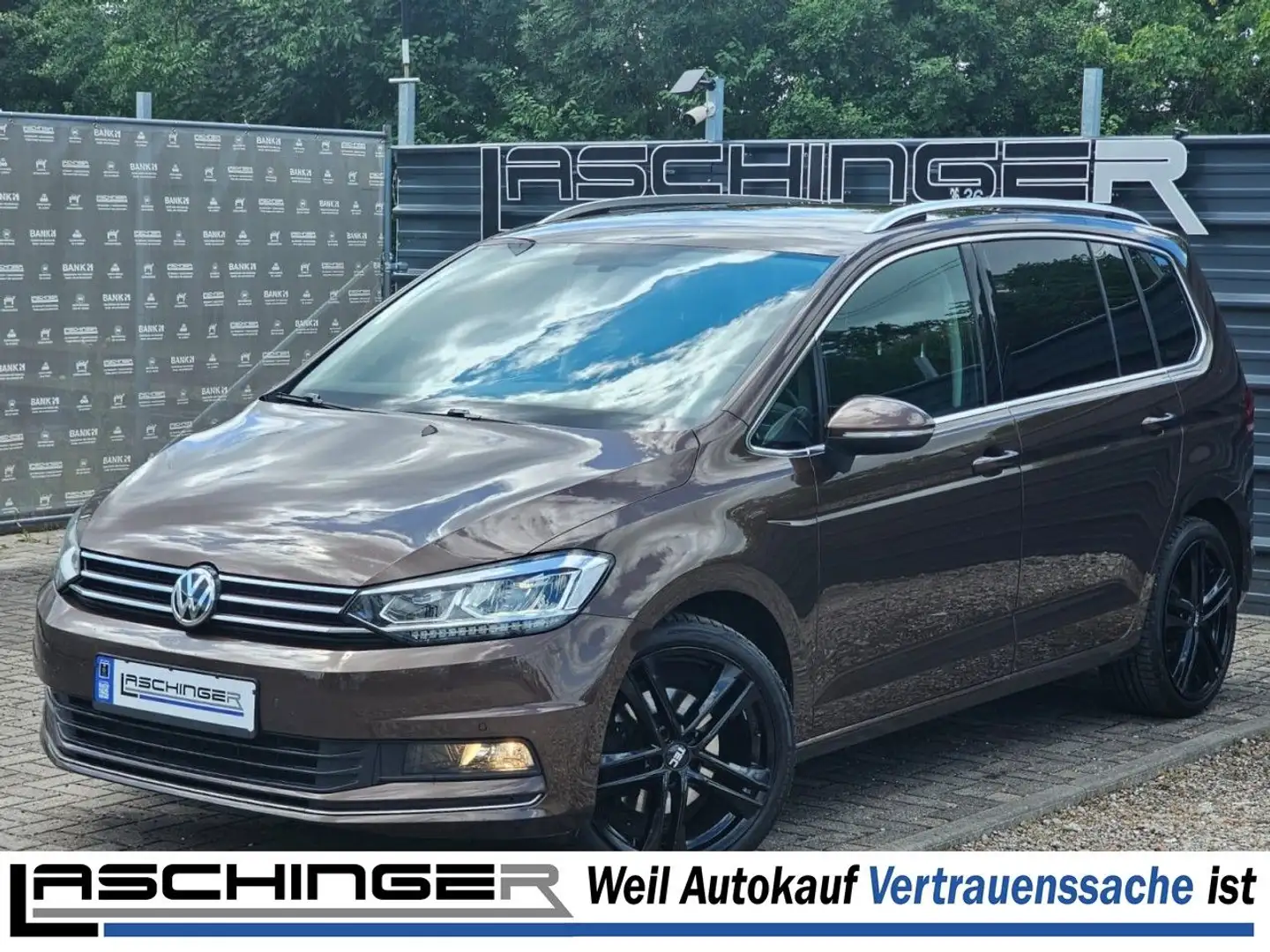 Volkswagen Touran Highline 2.0 TDI LED NAVI SHZ TEM 1.HAND Bruin - 1