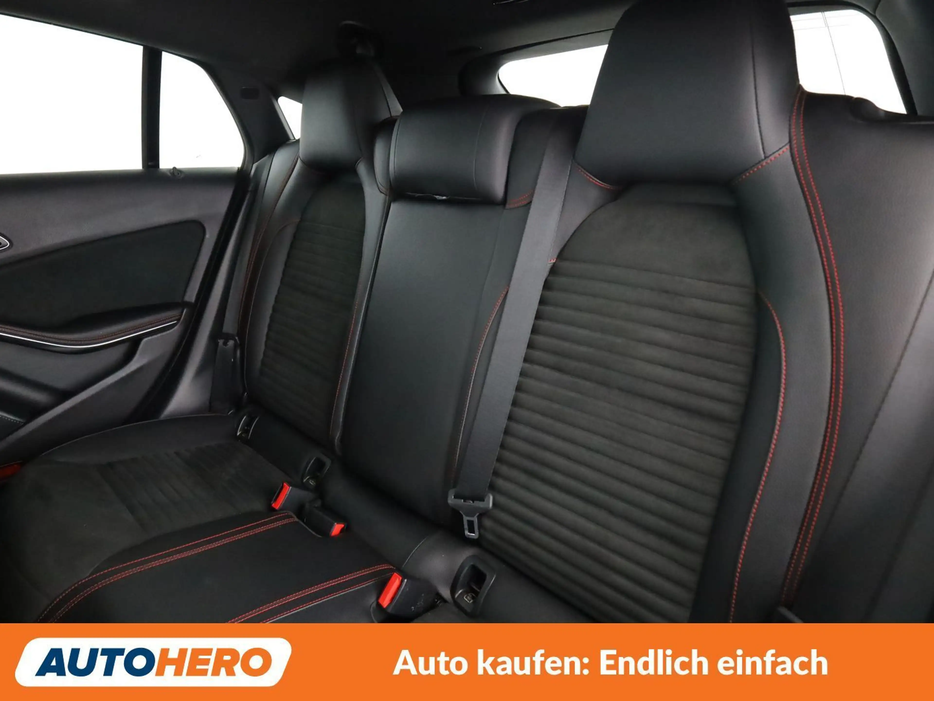 Mercedes-Benz CLA 220 CLA 220 Shooting Brake AMG Line — photo 14