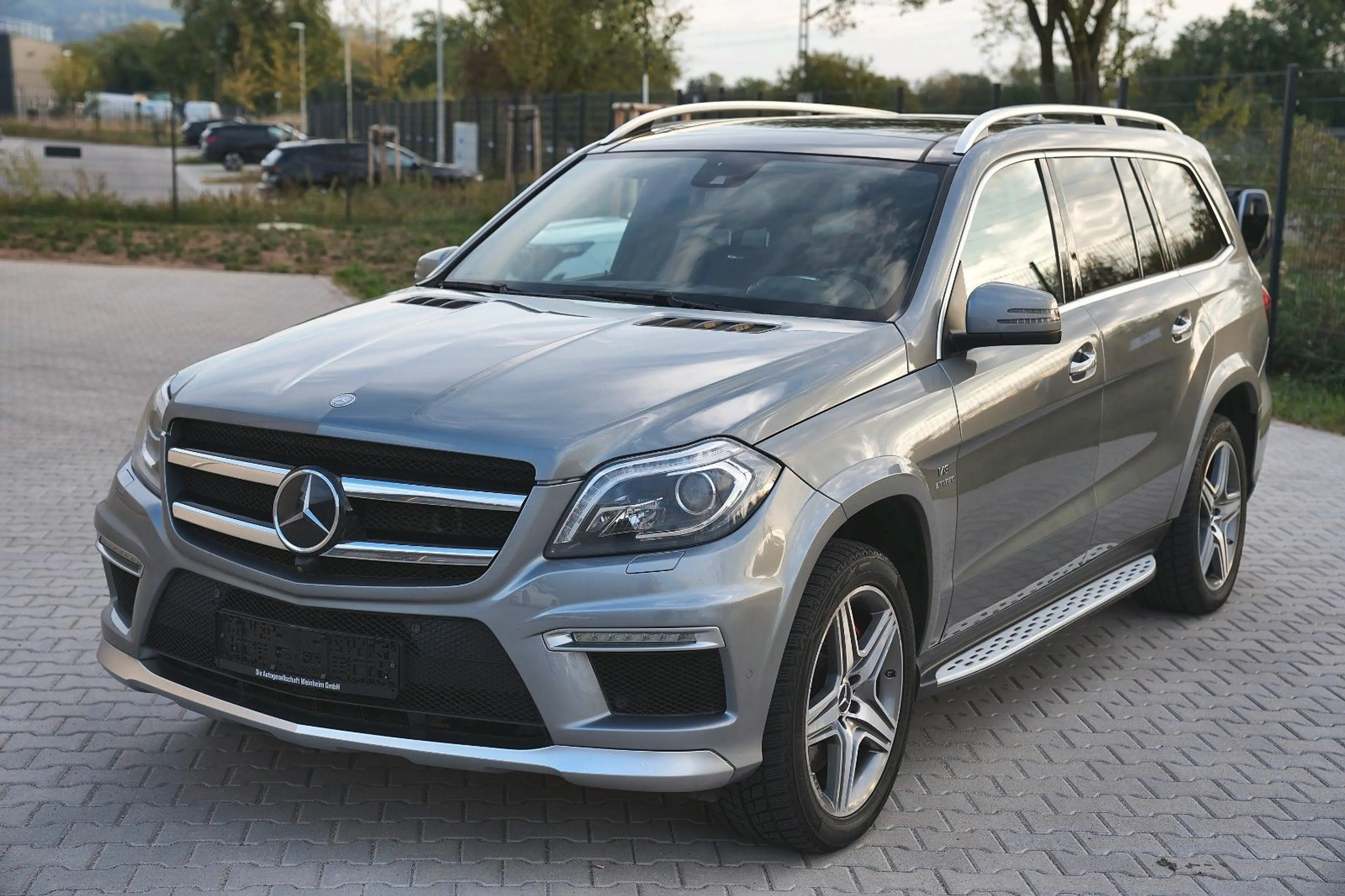 Mercedes-Benz GL 63 AMG 4MATIC 7-Sitzer Pano Harman HU neu