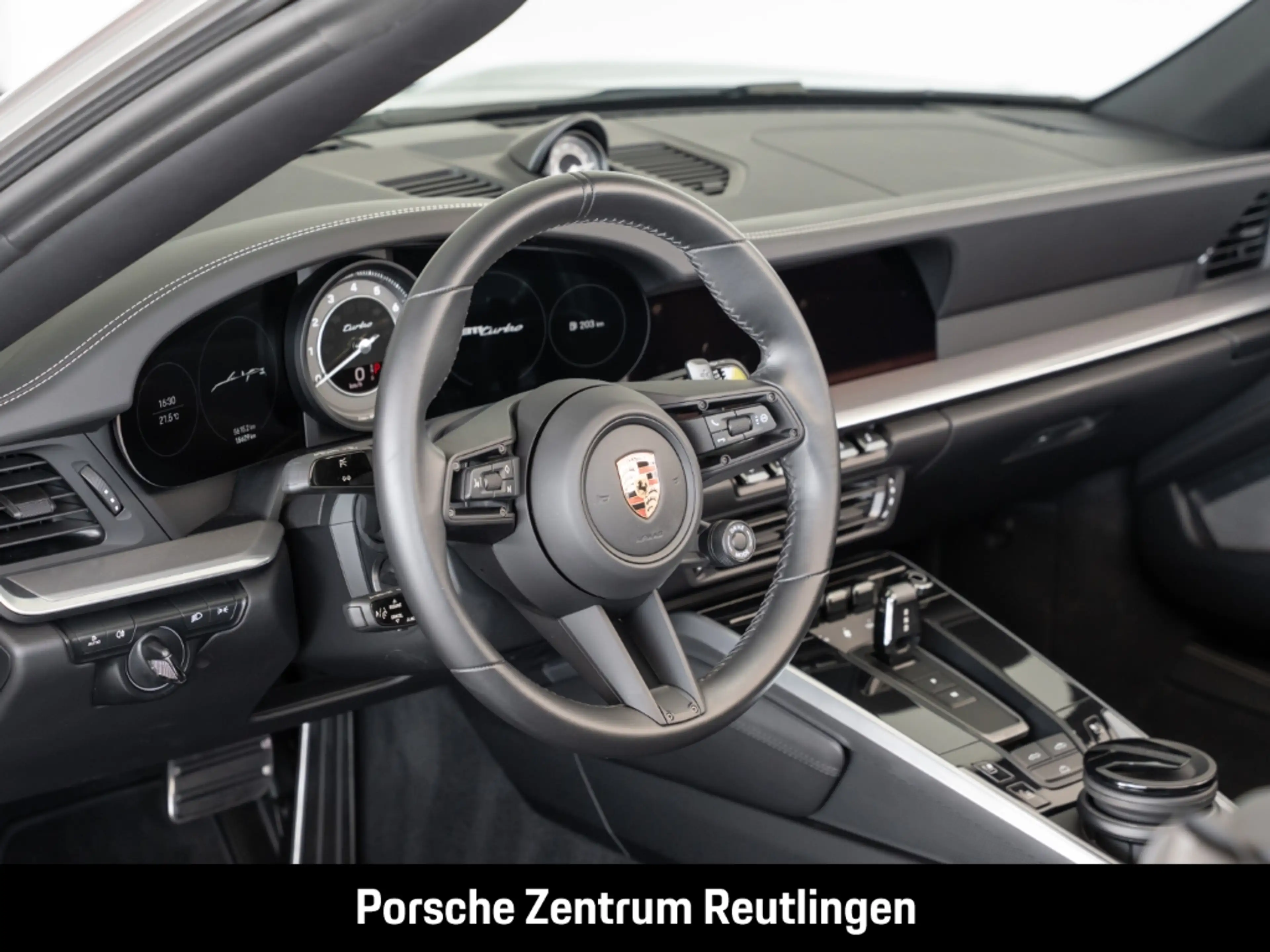 Porsche 992 (911) Turbo Cabriolet — photo 7