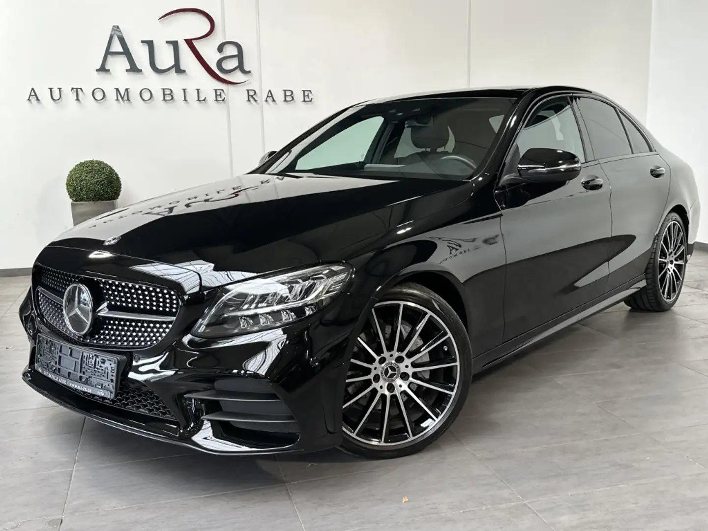 Mercedes-Benz C 220 AMG-Line NAV+LED+AHK+PANO+19ZO+DISTRONIC Schwarz - 1