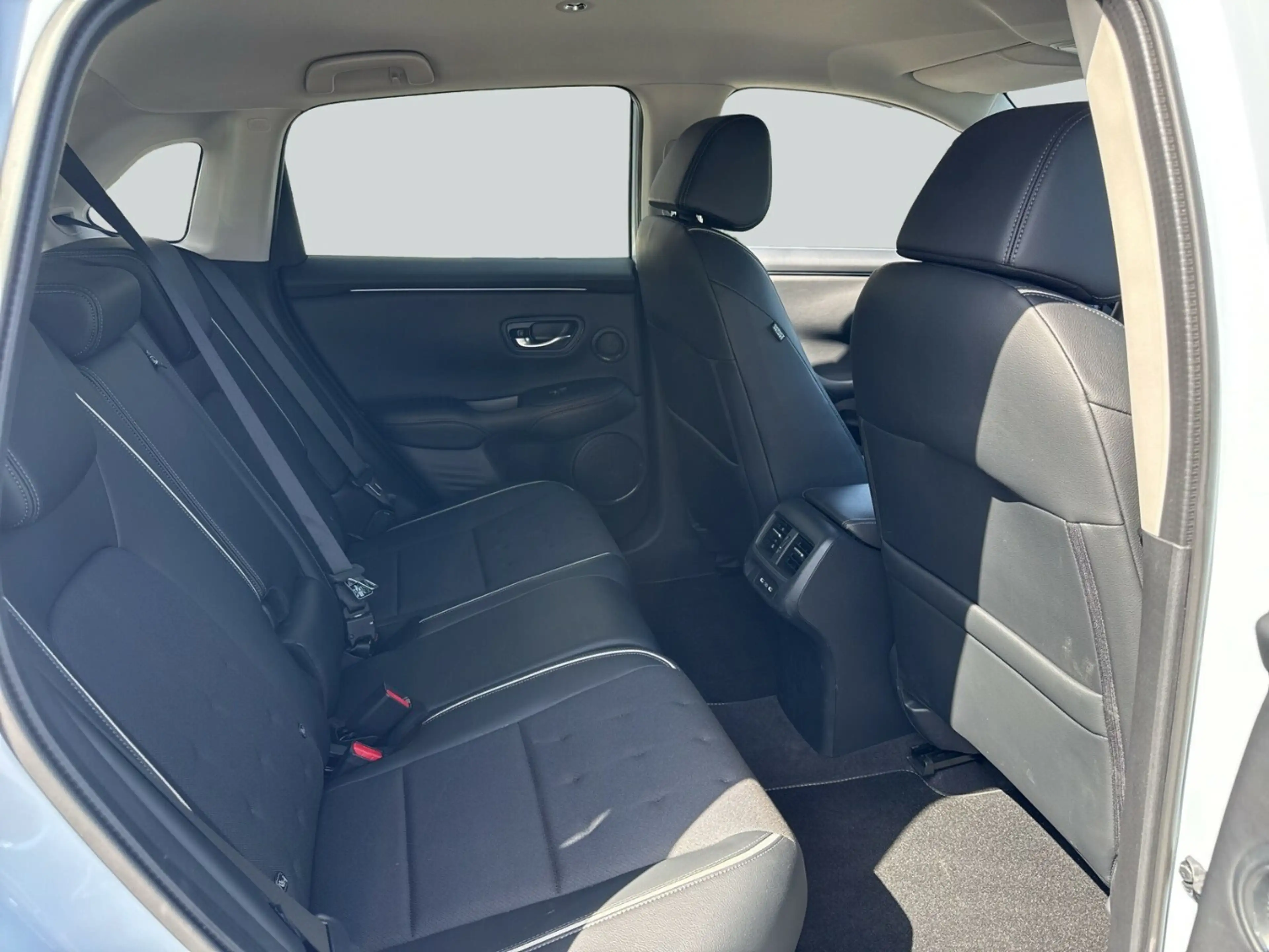 Honda ZR-V e:HEV Sport — photo 9
