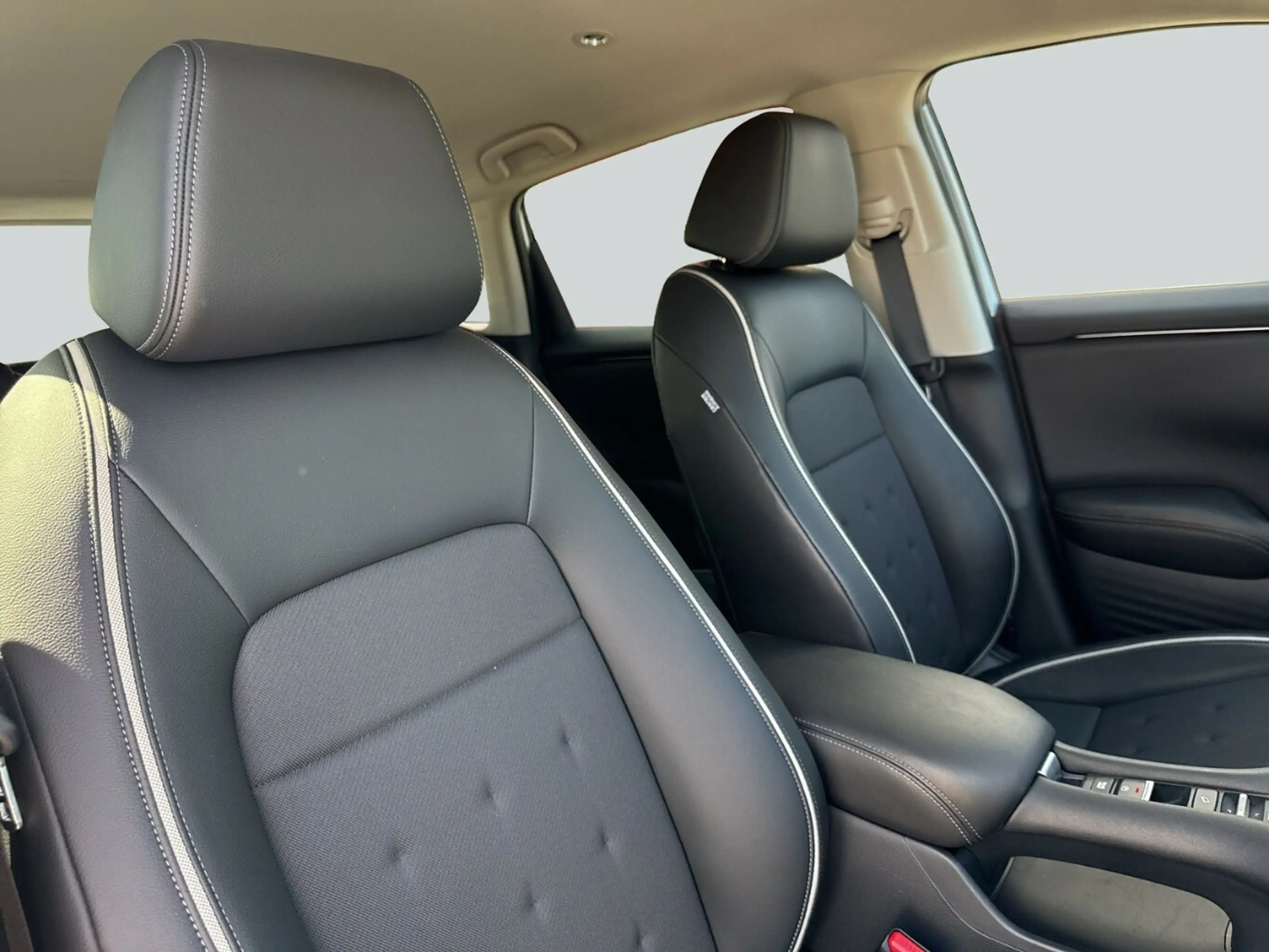 Honda ZR-V e:HEV Sport — photo 4