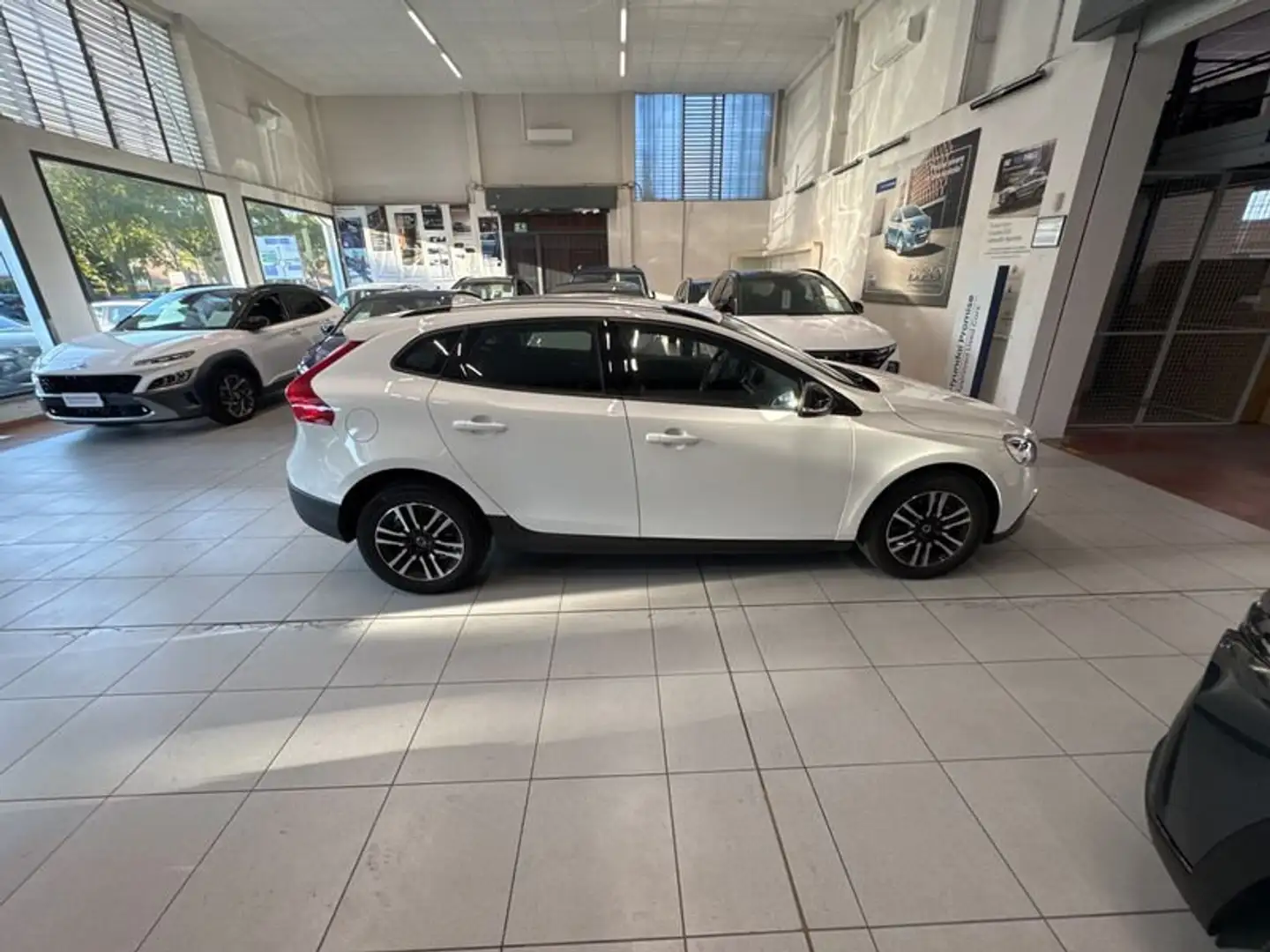 Volvo V40 Cross Country V40 Cross Country D2 Geartronic Business Plus Blanc - 2