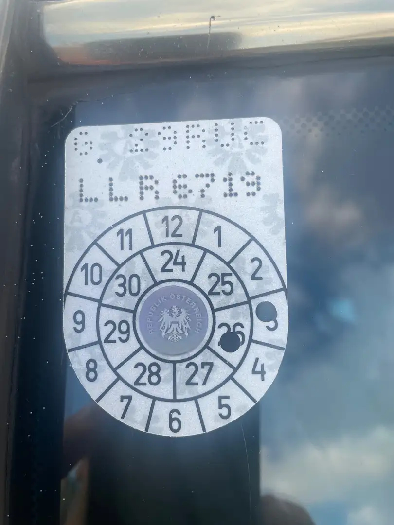 Mercedes-Benz 190 190 E 2,3 Schwarz - 1