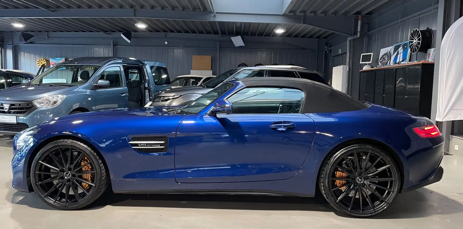 Mercedes-Benz AMG GT Синій - 2